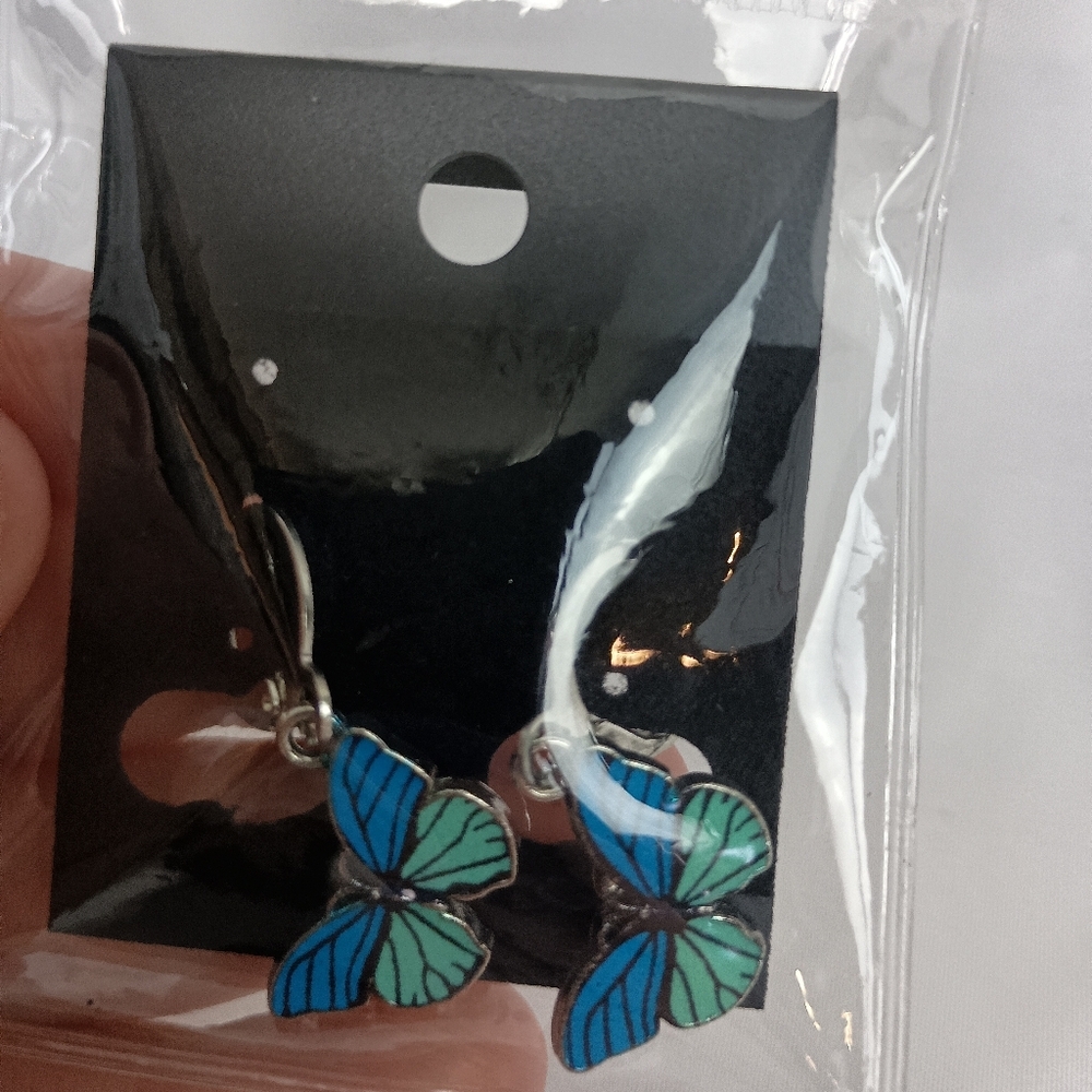 2/30$ Or‎ 3/$35 Dainty Blue and Green Butterfly Snapback Summer Earrings-(#0168)